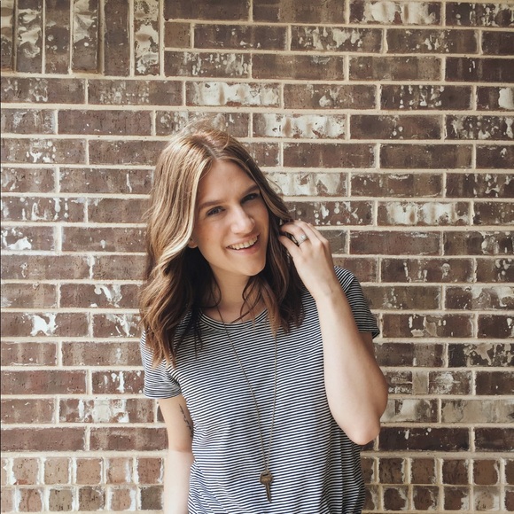 Meet your Posher, Abigail - Picture 1 of 1